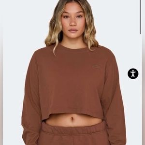 SET ACTIVE LONG SLEEVED CROP IN MOCHA